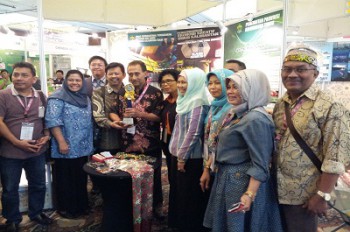 Kaltim Raih Best Booth Display Sabah International Expo 2014