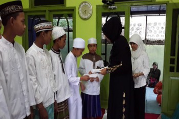 Disbun Buka Bersama dan Santuni Anak Yatim